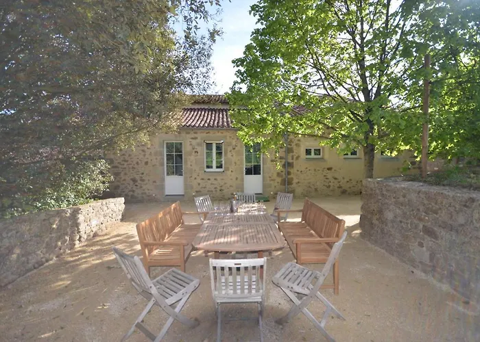 L'escale Du Bocage Piscine Couverte Chauffée La Flocellière